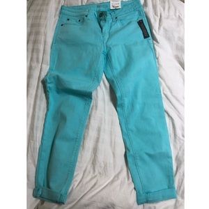 Women’s skinny cropped jeans